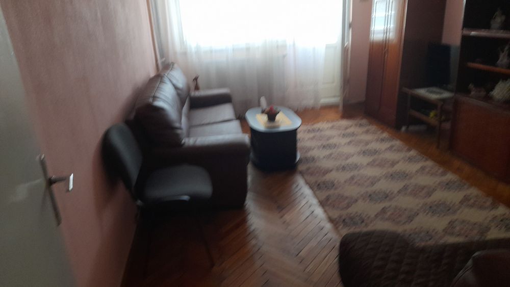 Închiriez apartament 3 camere zona Zodiac