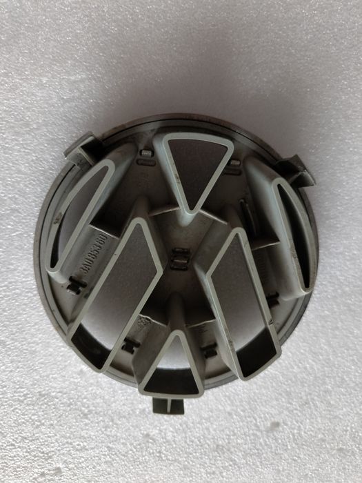 Эмблема на Фольксваген оригинал Б/У