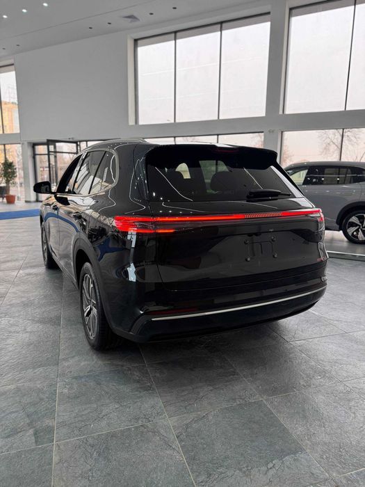 Geely EX5 EM i gibridi dillerda sotuvda 6 yillik kafolat