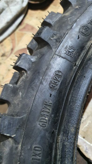 110 80 R18 Metzeler NOU