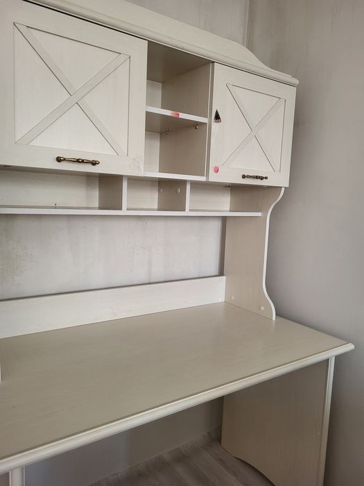 Продам стол письменный