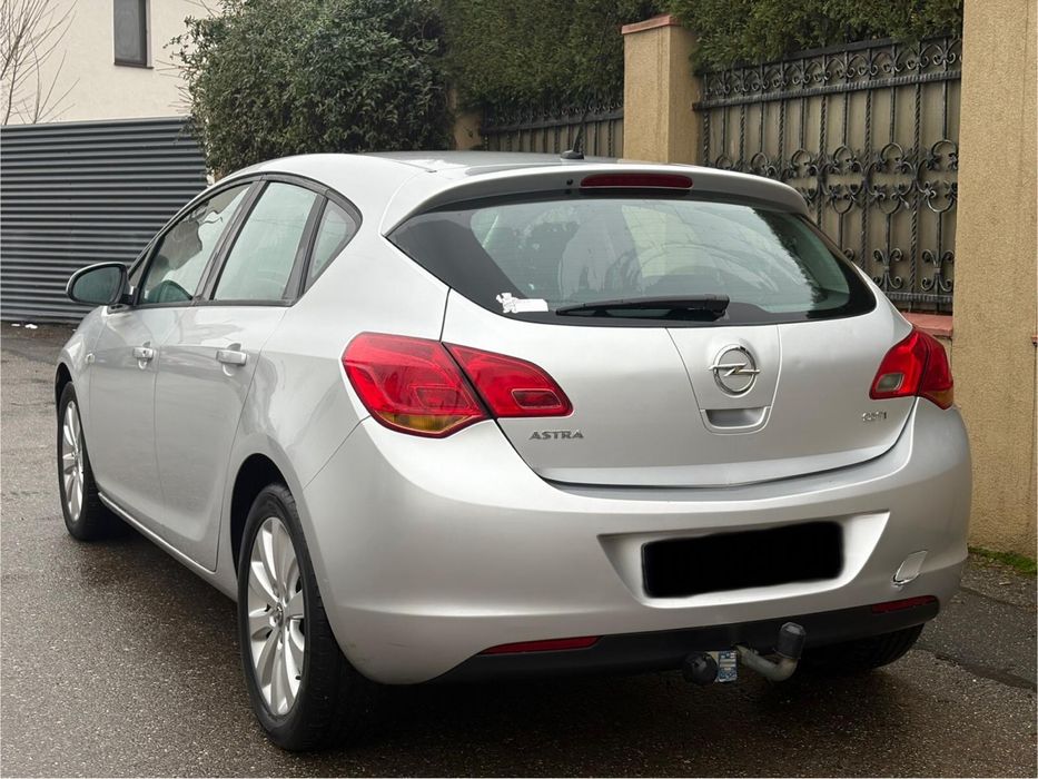 Opel Astra J 1.7 CDTI 110Cp 2010