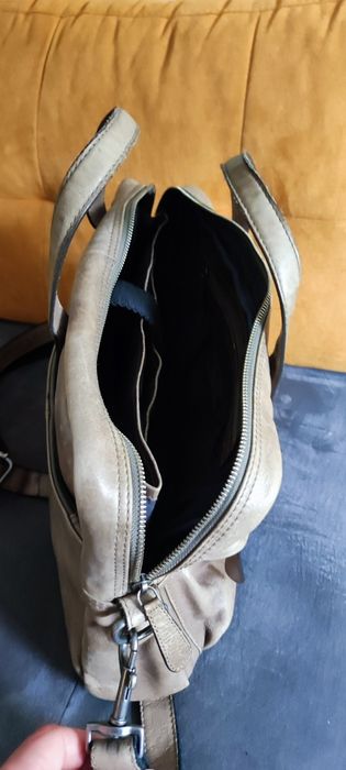 Елегантна чанта за лаптоп или таблет, от естествена кожа.