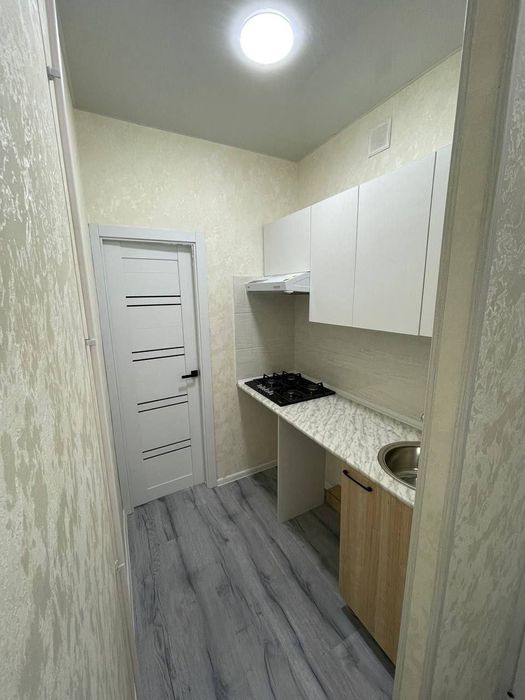 Чиланзар Метро Алмазар Наккошлик. 1 хона сотилади