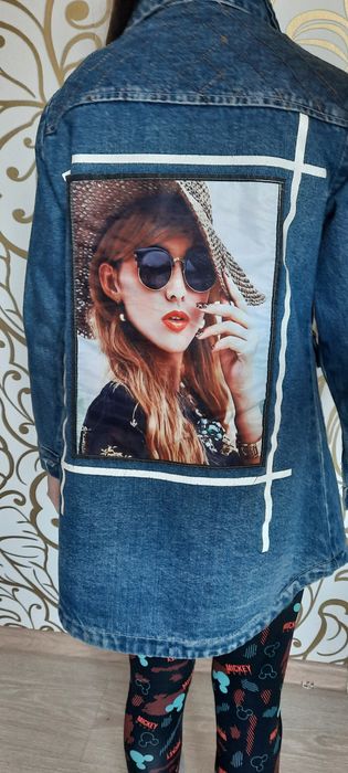 Продам  джинсовую курточку на девочку