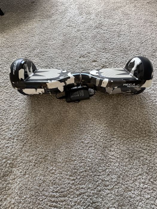 Hoverboard army cu boxe si leduri