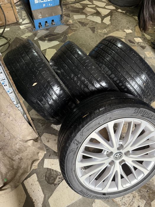 Балон 235/45/18