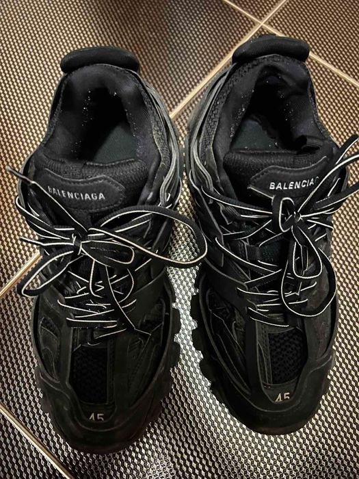 Balenciaga track