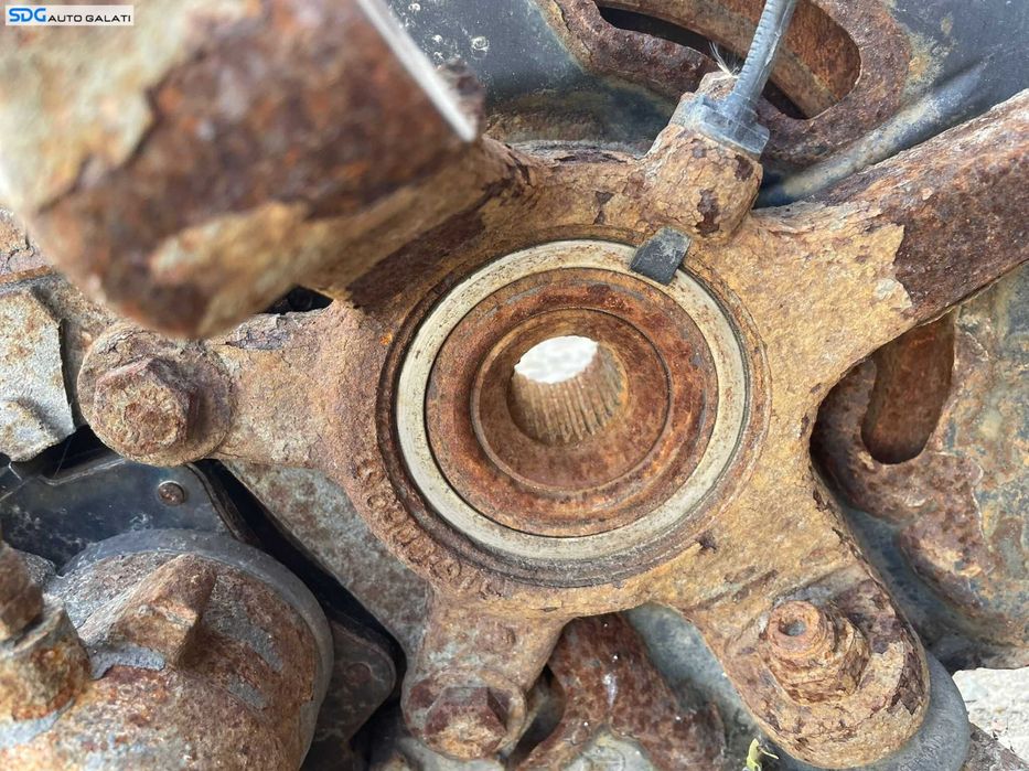 Fuzeta Dreapta Fata cu Rulment si Senzor ABS Mercedes Clasa B Class W245 B150 B160 B170 2004 - 2012 [2713X]