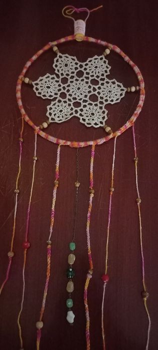 Decor unicat pt. geam sau perete, mandale,cu mileu croșetat