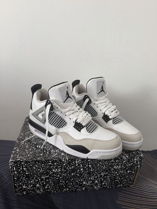 Air Jordan 4 Military Black