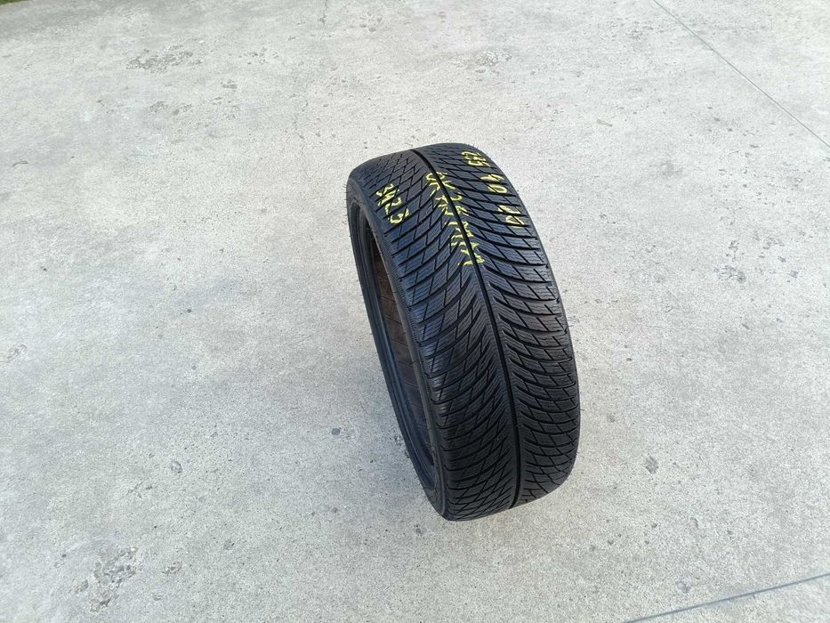 O anvelopa iarna 235 40 20 michelin pilot alpin 5 profil 7,5 mm 3423