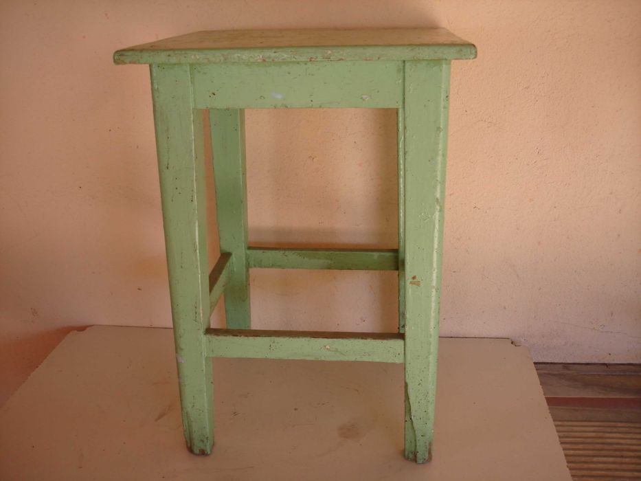 Scaune vechi din lemn