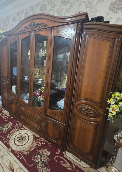 Продается стенка в хорошем состояние