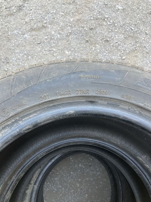 Зимни Гуми Dunlop 225/55/ R16 2 броя