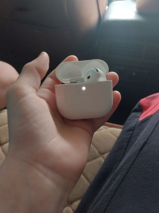 Наушник айрподс оригинал