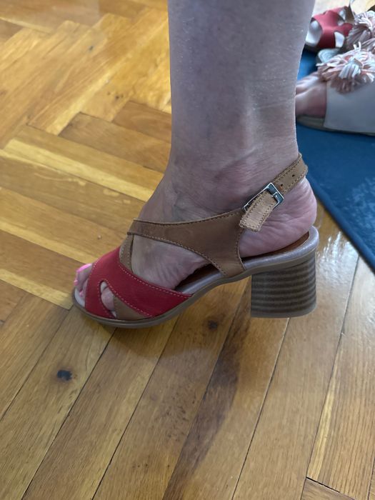 Обувки от естествена кожа и велур