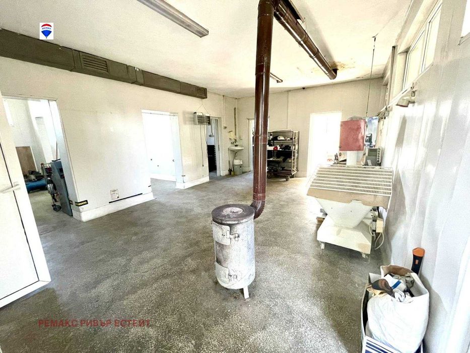 Бизнес имот за продажба в с. Обретеник