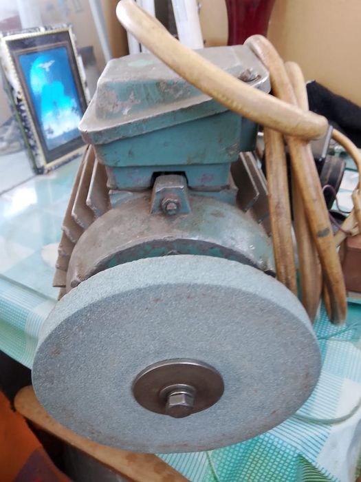 Двигатель точильный на 220 вольт