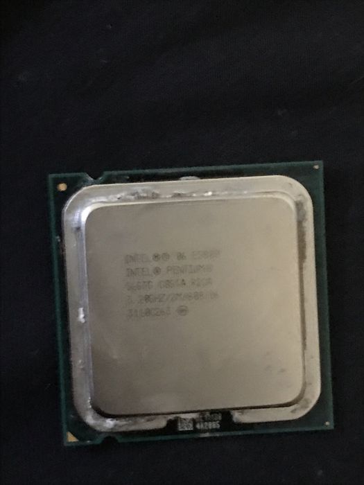 Процесорр Pentium E5800 и кулер комплект за 3000