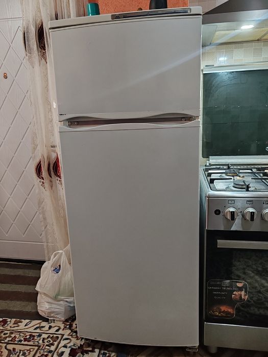 Холодилник сатылады екі камералық