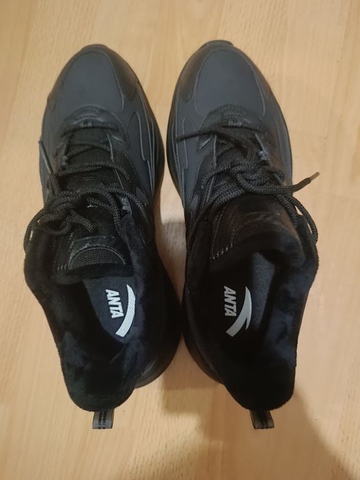 Продам кросовки тёплые, новые