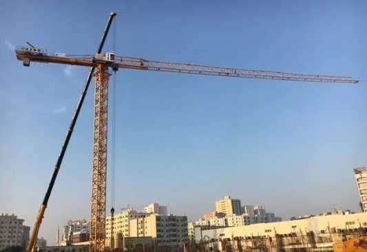 Башенный б/у кран модели XCMG 6015, 8 тонн