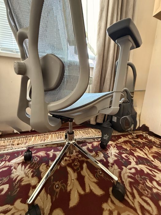 Kreslo multifunksionalniy sotiladi