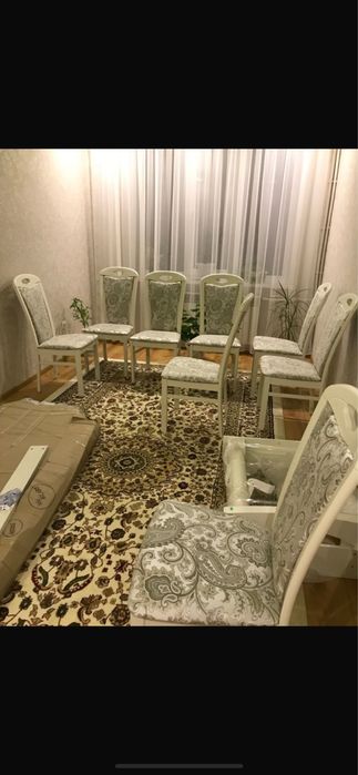 Продам стол и 12 стульев