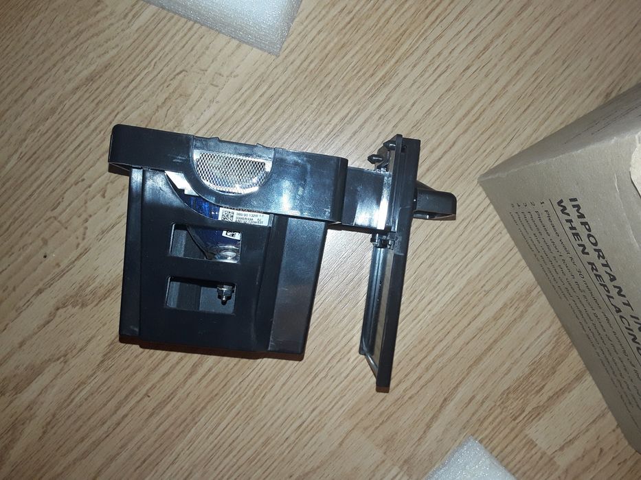 Proiector pentru Panasonic model TY-LA2006  pret 150ei fix nu negociez