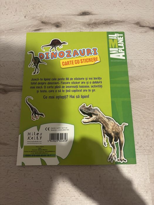 Carte educativă cu stickere ,,Dinozauri “pentru copii