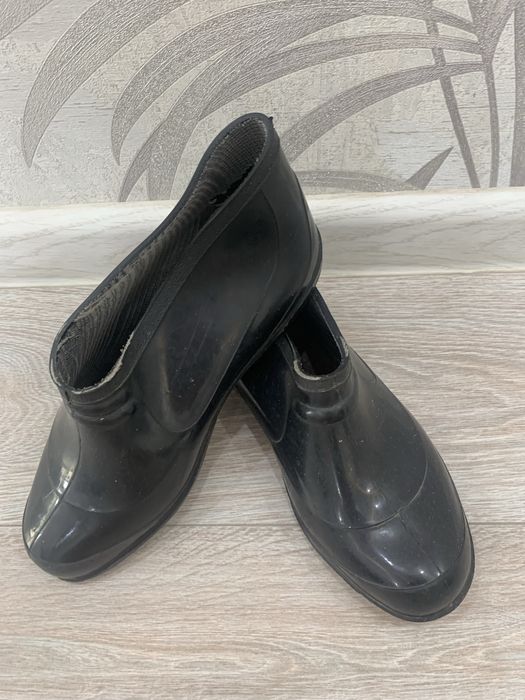 Калоши черные в отличном состоянии