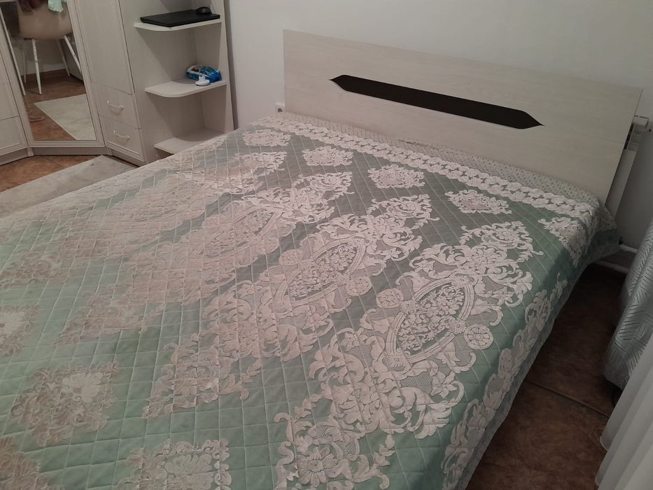 Двухспальная кровать