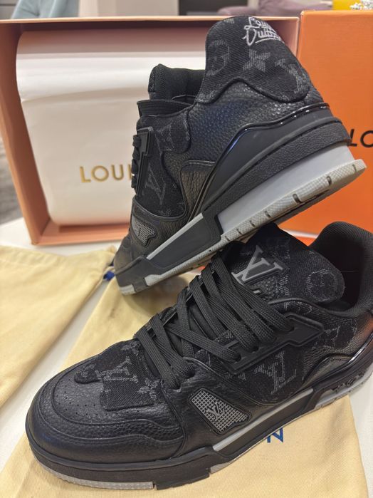 LOUIS VUITTON Trainer Sneaker Black