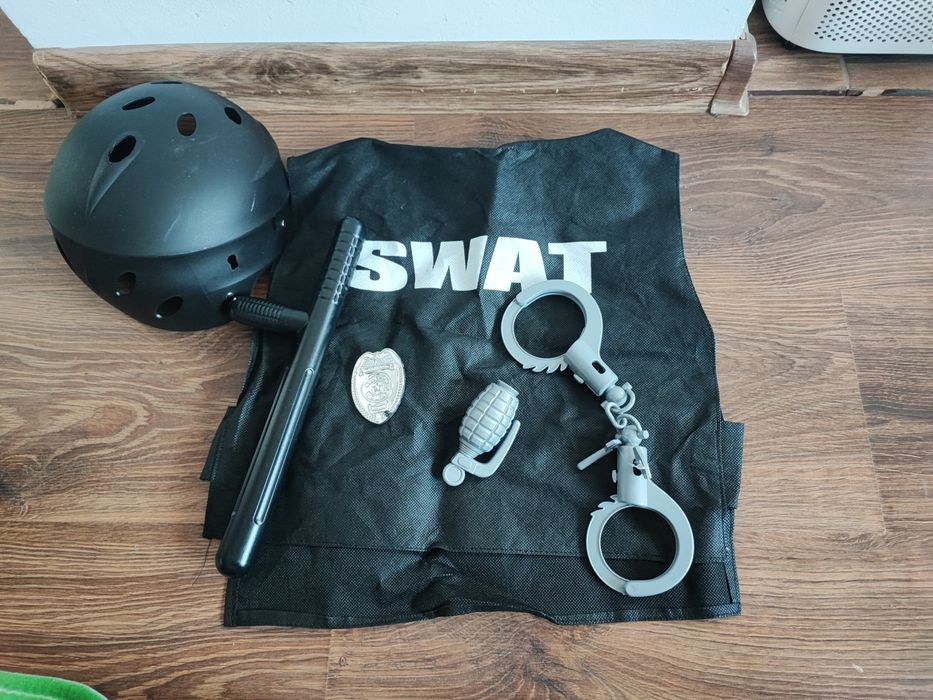 Vând set polițist SWAT pentru copii