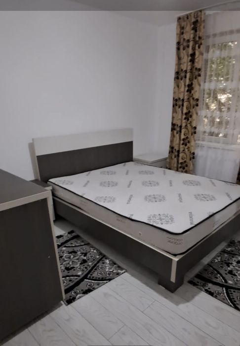 Închiriez apartament