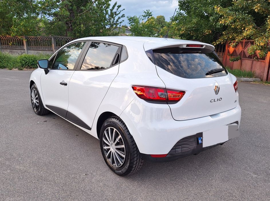 Renault Clio 1.5 dci cu doar 80000km