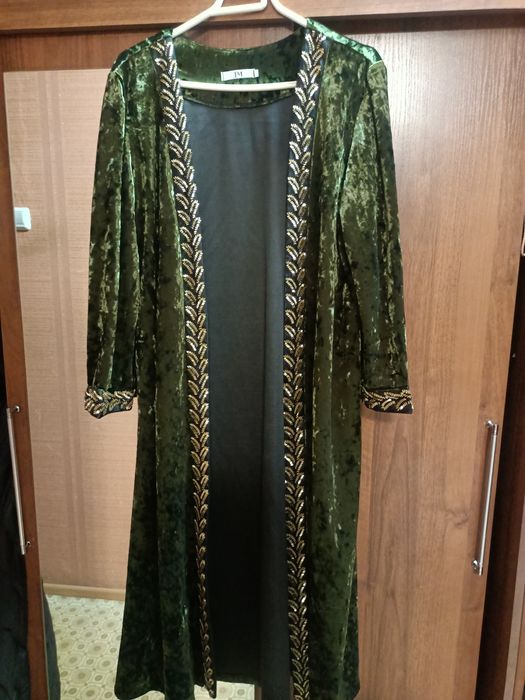 Ұлттық шапан , камзолдар сатылады