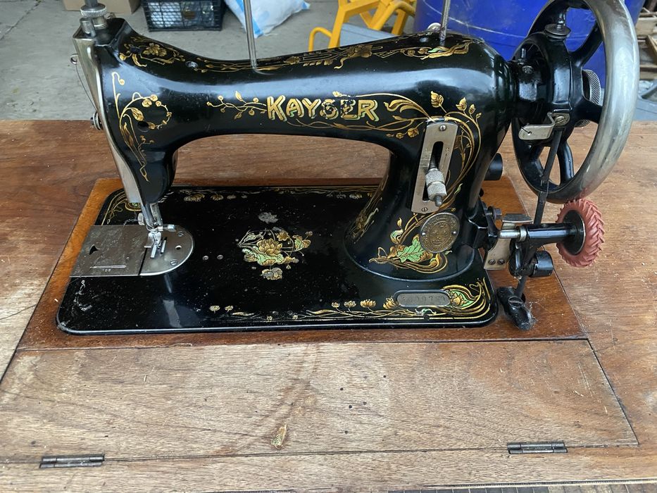 Masina de cusut Kayser