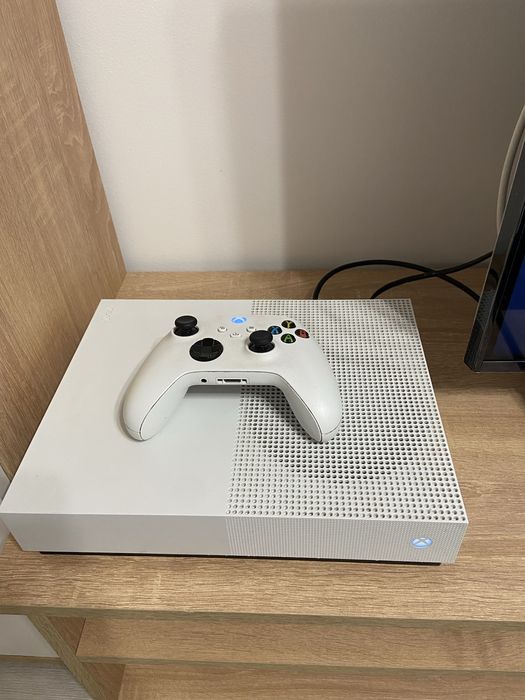 Vand/schimb xbox one s 1tb