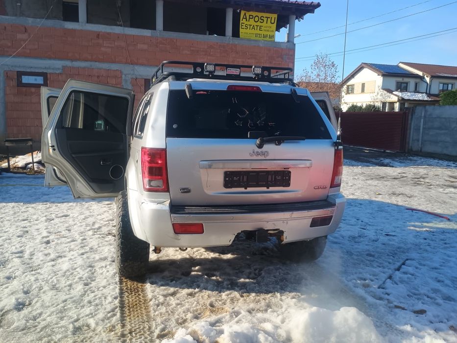 Jeep wk 2007 - motor stricat