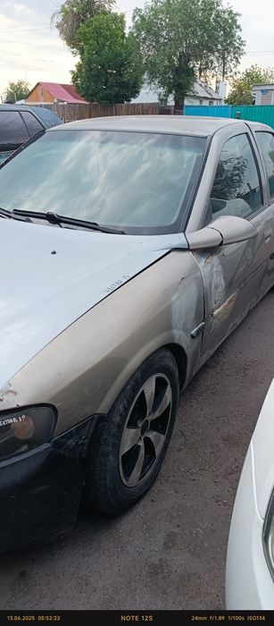 Продаю Вектра Б срочно