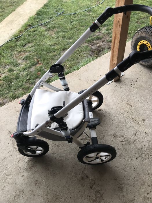 Бебешка количка 2в1 + кошче за кола
