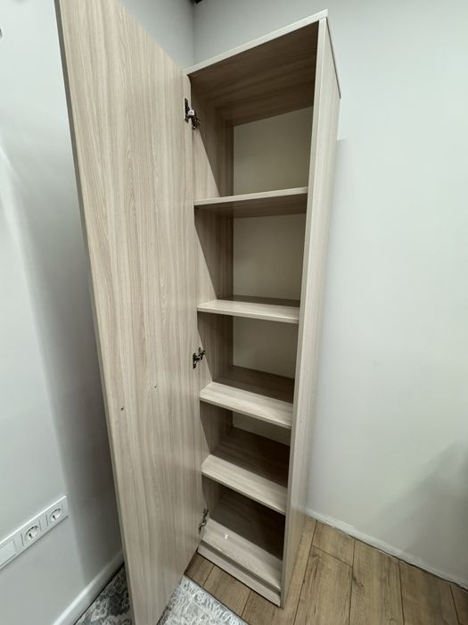 Шкаф и парта (комплект, отдельно продаем)