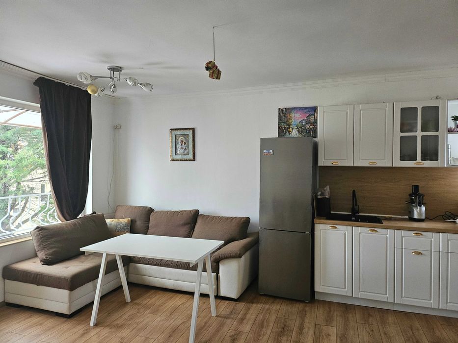 Продава се Двустаен апартамент в Варна, Бриз - 86 кв.м за 2082 €/кв.м - Снимка #2