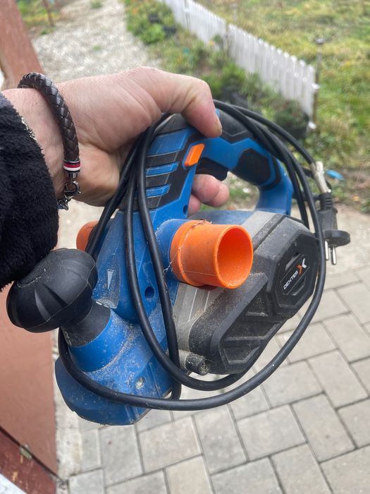 Rindea electrică dexter