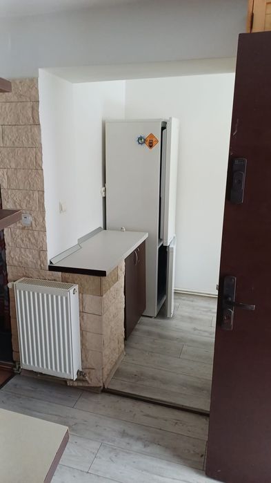 Inchiriez garsoniera  la casa