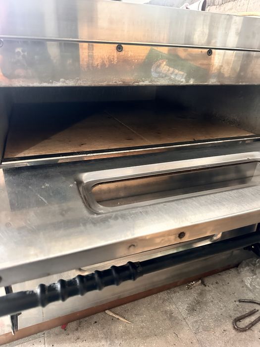 Cuptor de pizza (4+4)