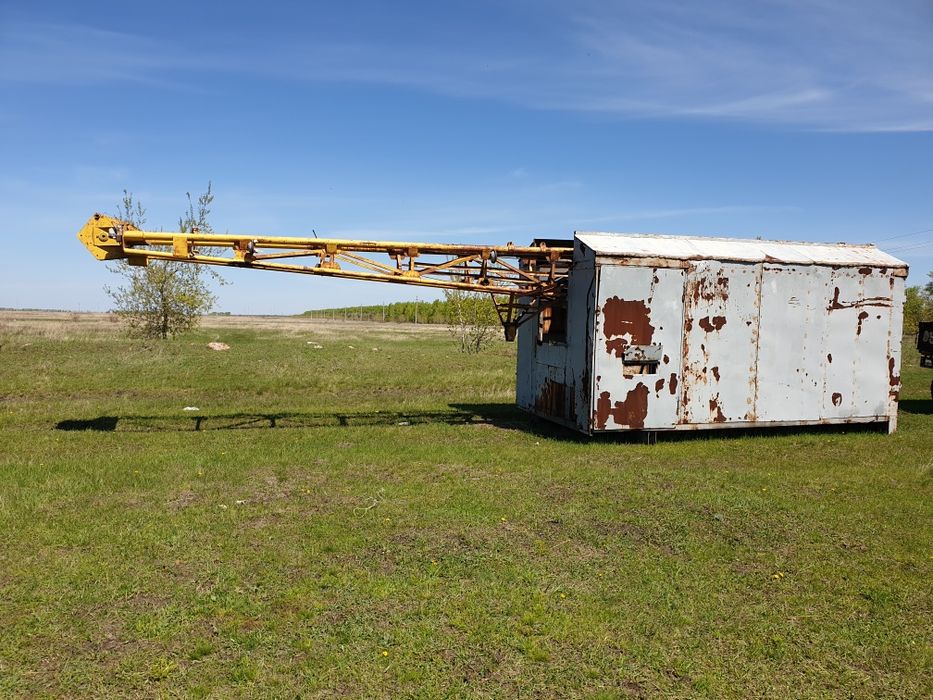 Продам буровую платформу с мачтой.