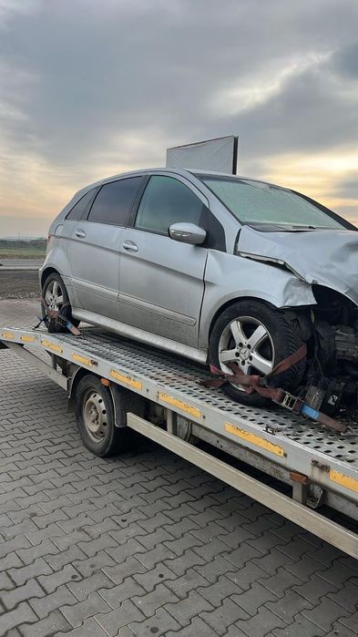 Dezmembram Mercedes Benz B Class 2.0 diesel din 2009